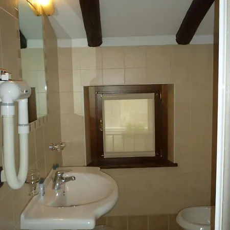 호텔 쿼 바디스 3*